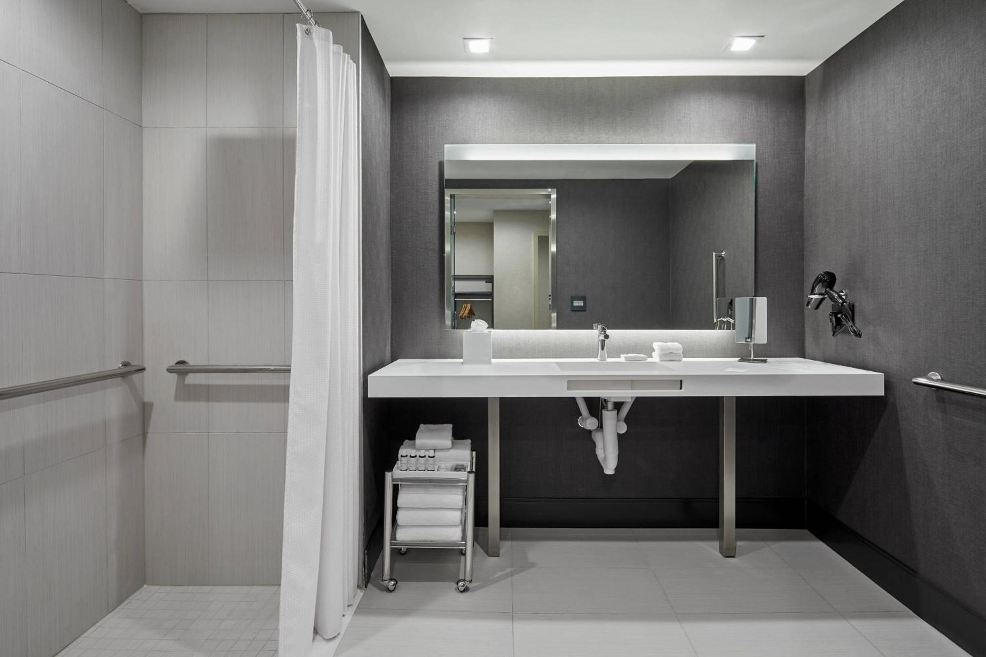 Ac Hotel By Marriott Durham Duke University Экстерьер фото